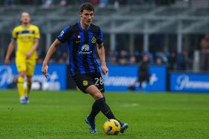 队报：里尔曾有意签回国米后卫帕瓦尔，但因俱乐部经济情况放弃