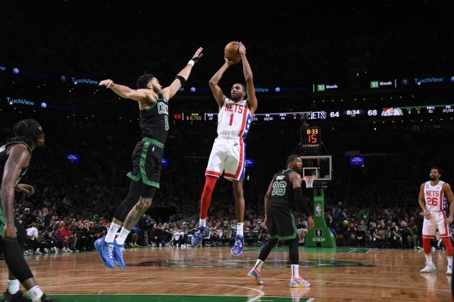 开云体育-28分大逆转创纪录！平民篮网终结对绿军十连败